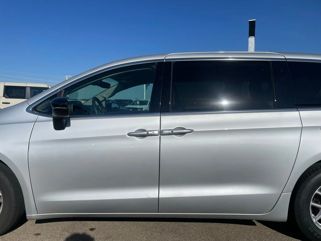 2024 Chrysler Pacifica Touring L - Photo 28