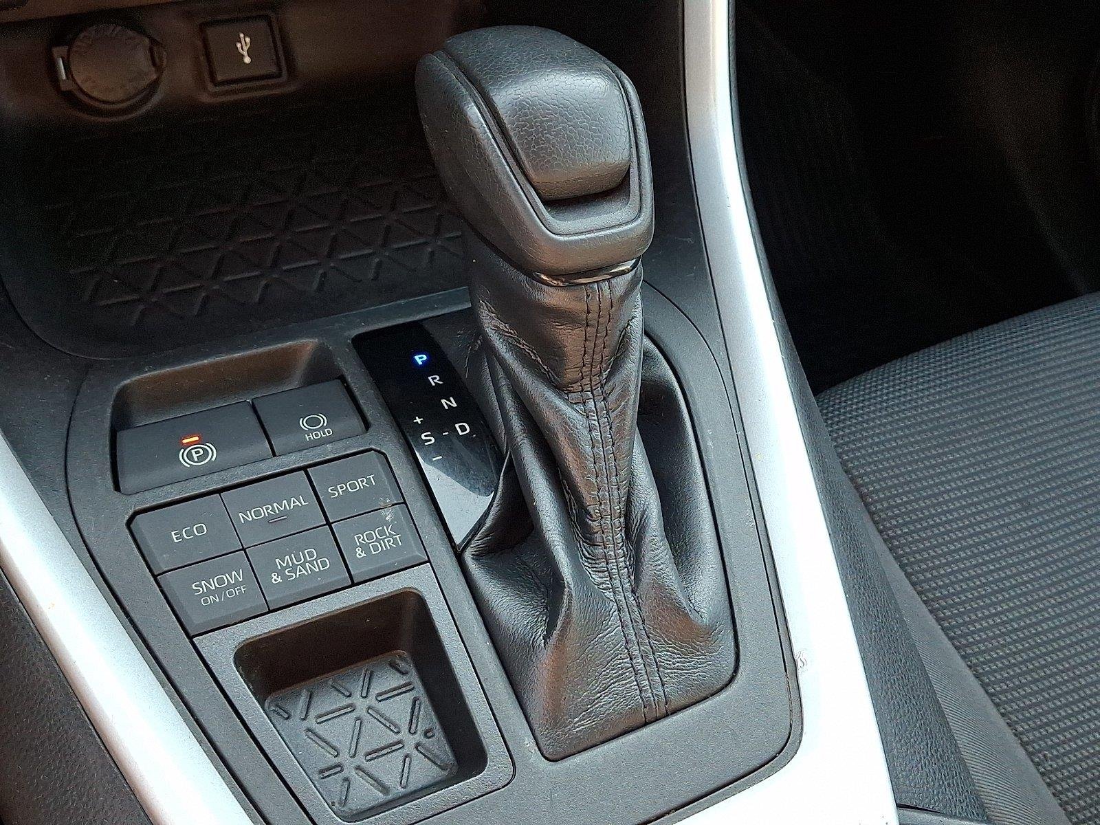 Used 2020 Magnetic Gray Metallic Toyota LE image 15