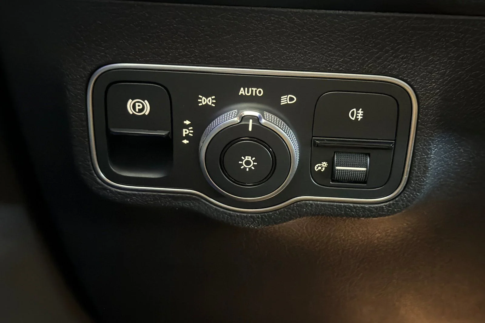 Certified Used 2023 Gray Mercedes-Benz 300 image 31