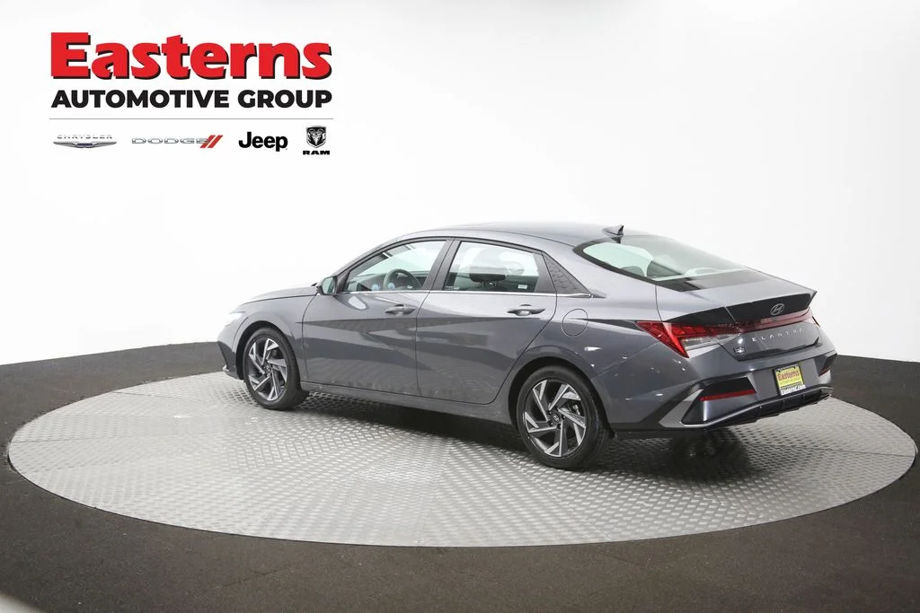 Used 2025 Gray Hyundai SEL Convenience image 64