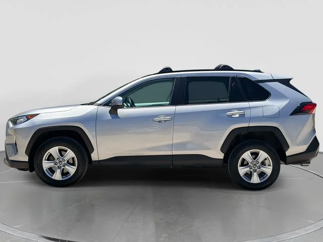Used 2020 Silver Toyota XLE image 7