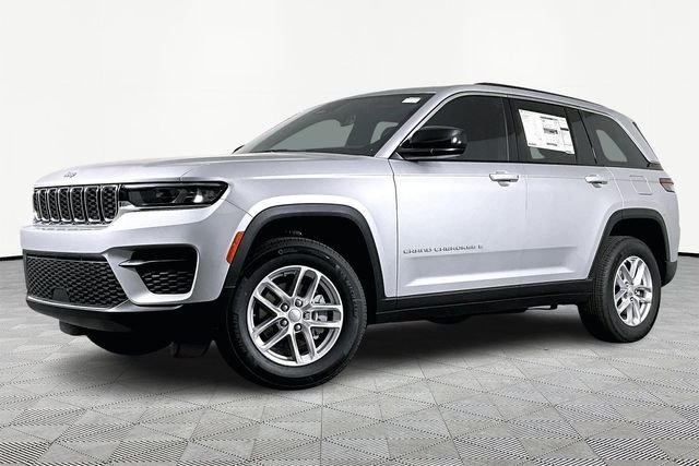 New 2026 Silver Zynith Jeep Laredo X image 1