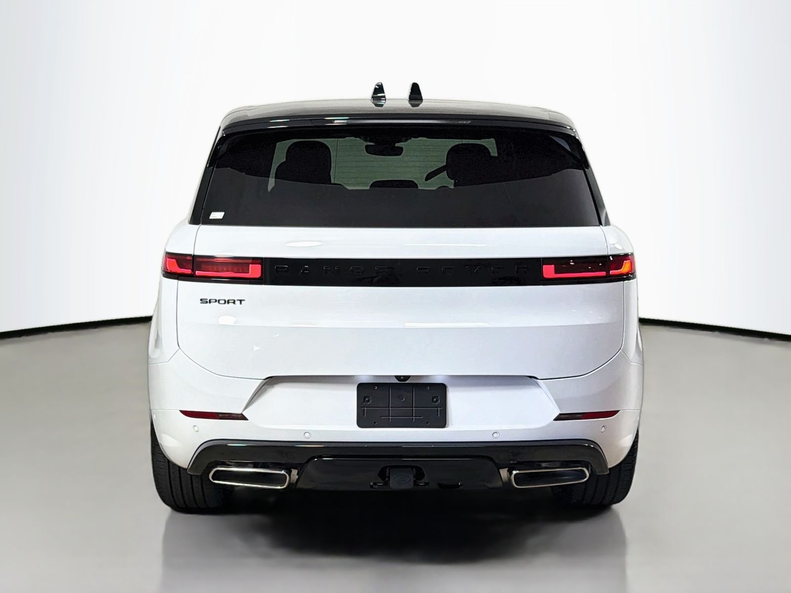 New 2026 Fuji White Land Rover Dynamic SE image 4