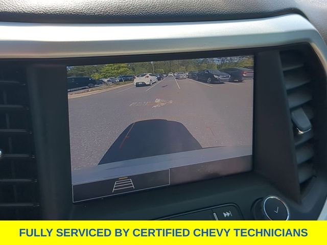Used 2023 White GMC SLE image 34