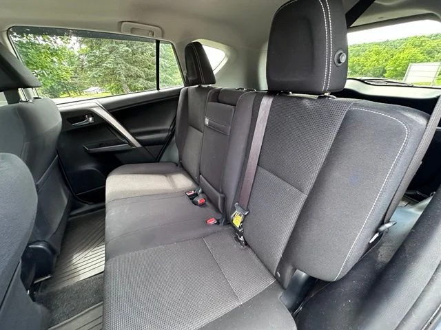 Used 2018 Gray Toyota XLE image 11