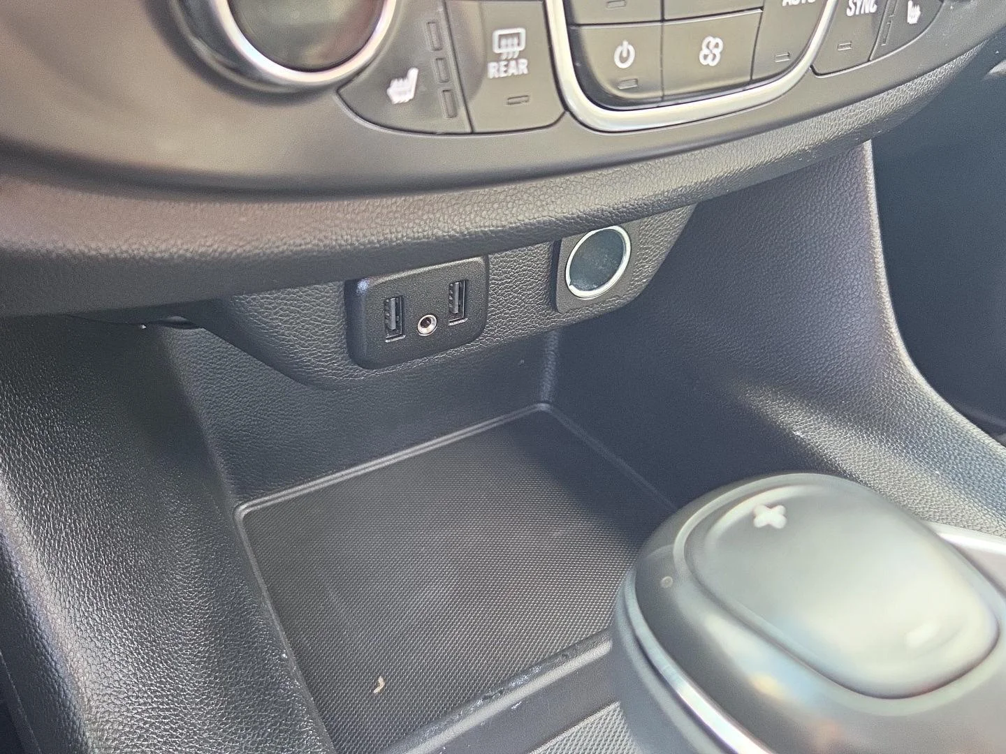 Used 2020 Mosaic Black Metallic Chevrolet LT Cloth image 12