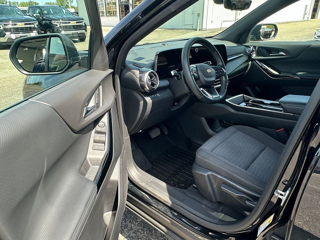Used 2025 Black Chevrolet LT image 19