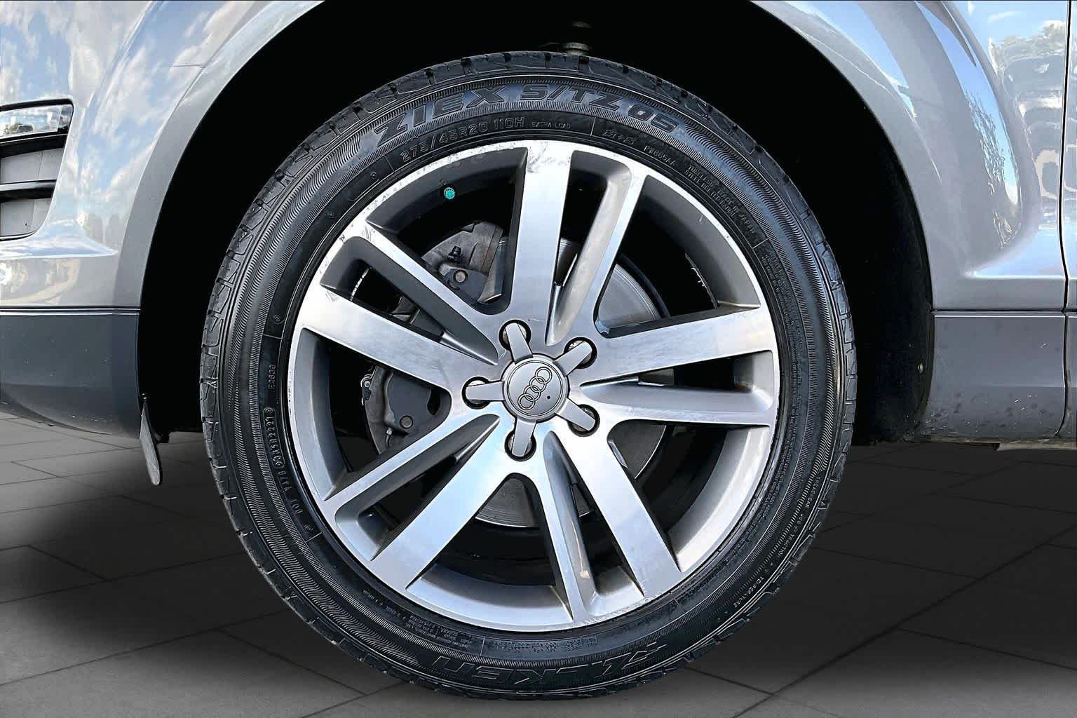 Used 2010 Graphite Gray Metallic Audi 3.6L Premium Plus image 10