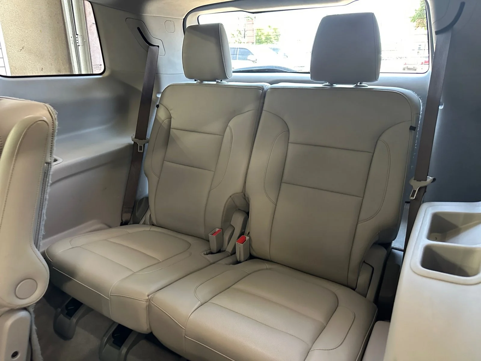 Used 2017 White Frost Tricoat GMC SLT image 25
