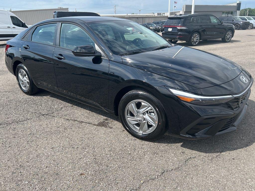 2026 Hyundai Elantra 2.0 SE IVT's photo