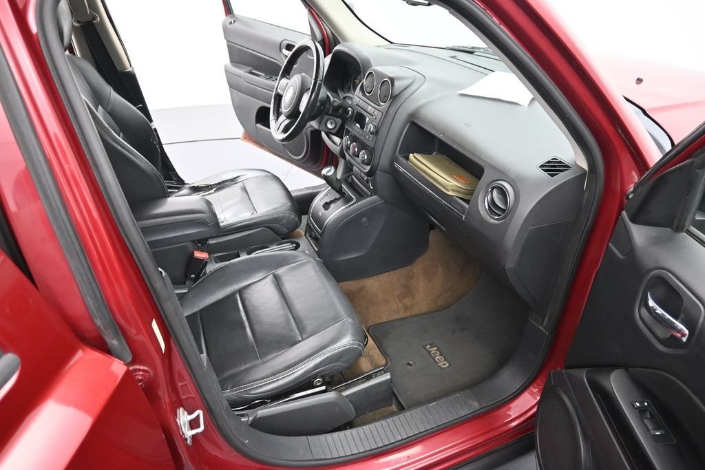 Used 2014 Deep Cherry Red Crystal Pearlcoat Jeep Latitude image 32
