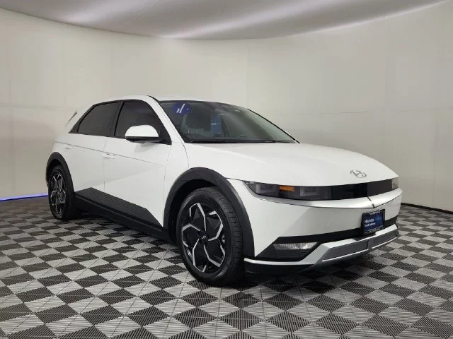Used 2024 White Hyundai SEL image 7