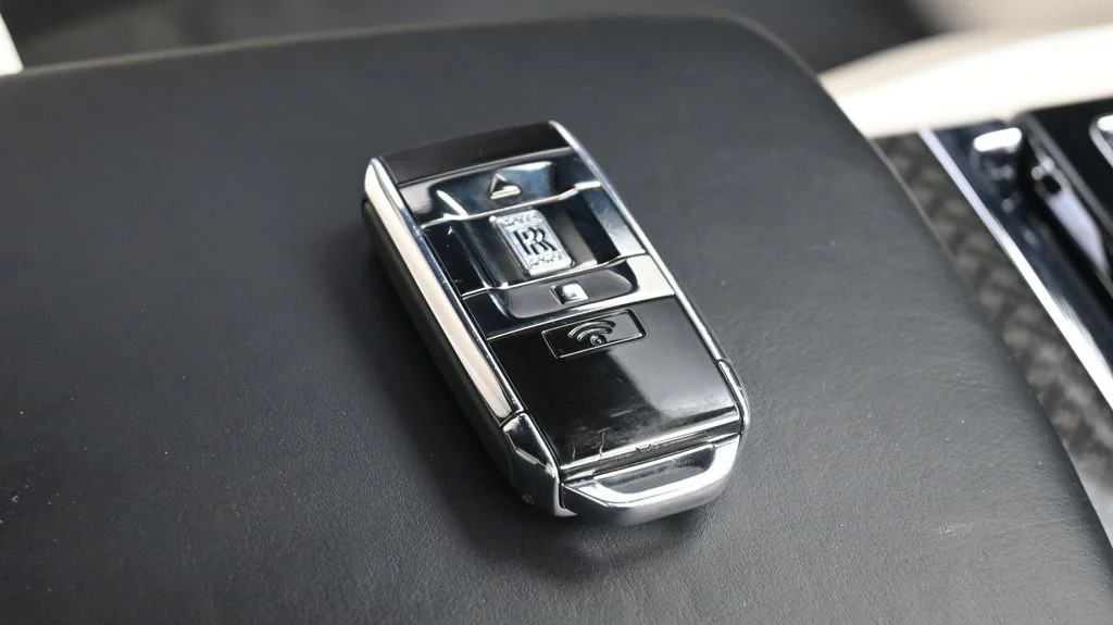 Certified Used 2022 White Rolls-Royce Black Badge image 15