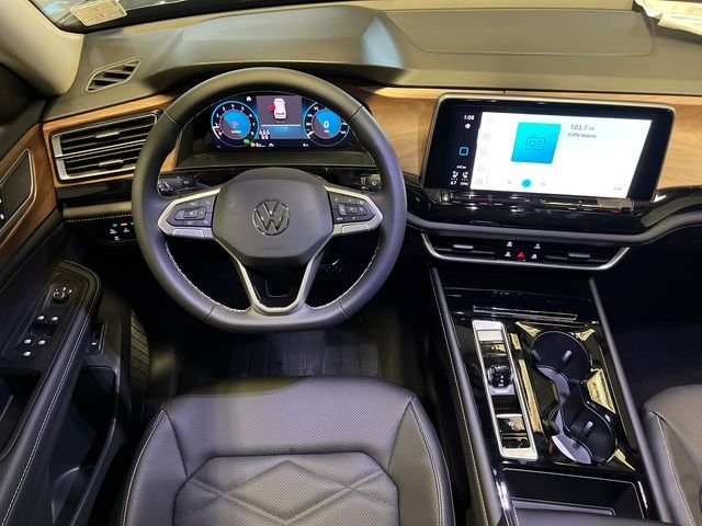 New 2026 Black Volkswagen 2.0T SE w/Technology image 12