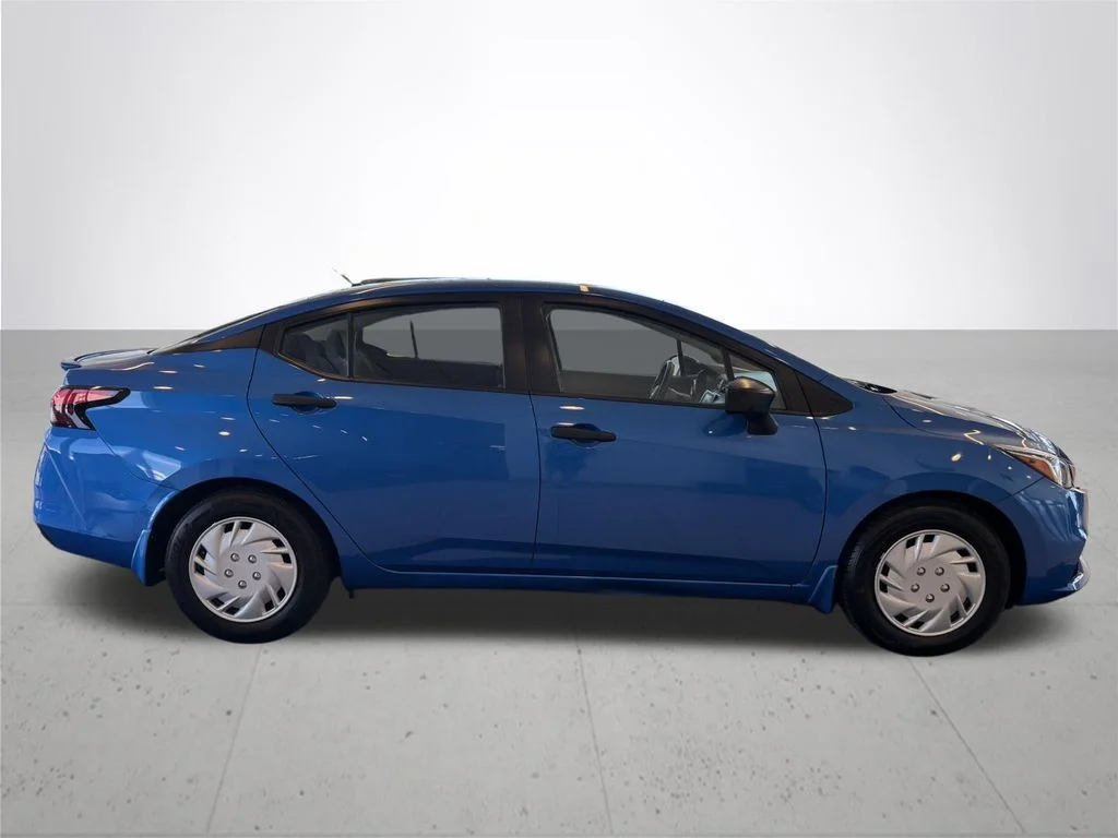 Used 2022 Blue Nissan 1.6 S image 6