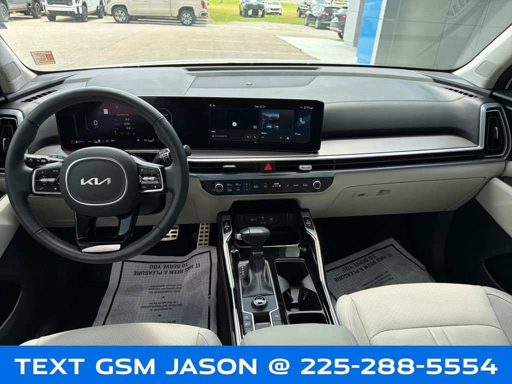 Used 2025 White Kia SX image 17