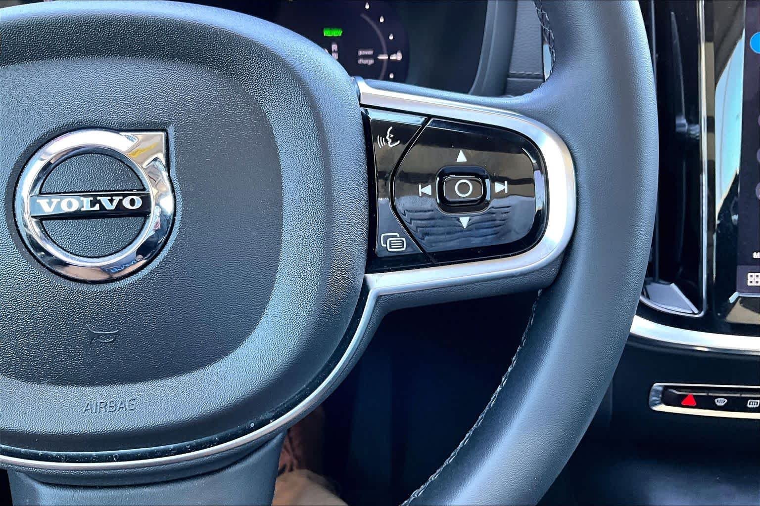 Used 2024 Thunder Grey Metallic Volvo Ultimate Dark Theme image 25