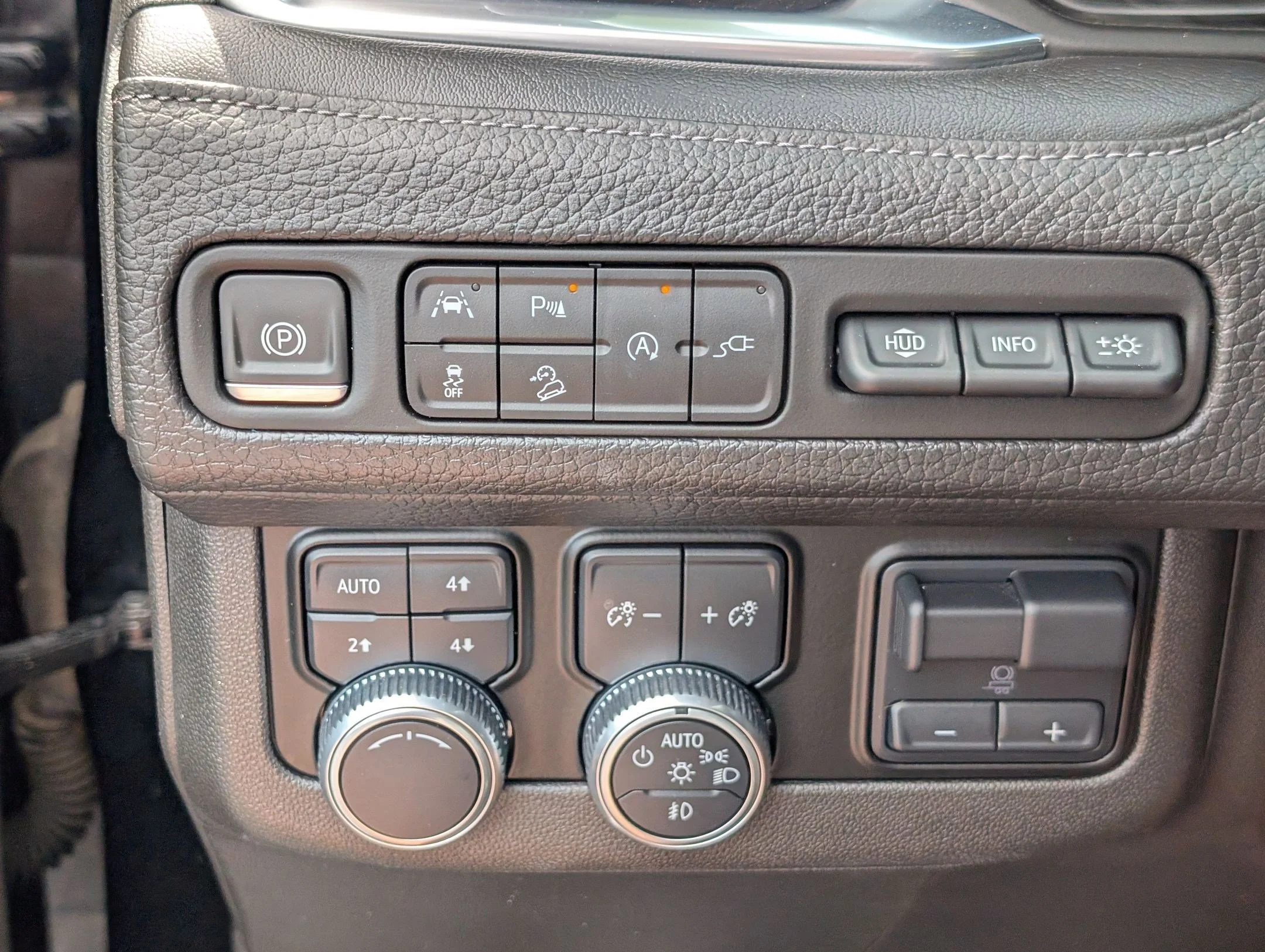2021 GMC Yukon XL Denali - Photo 24