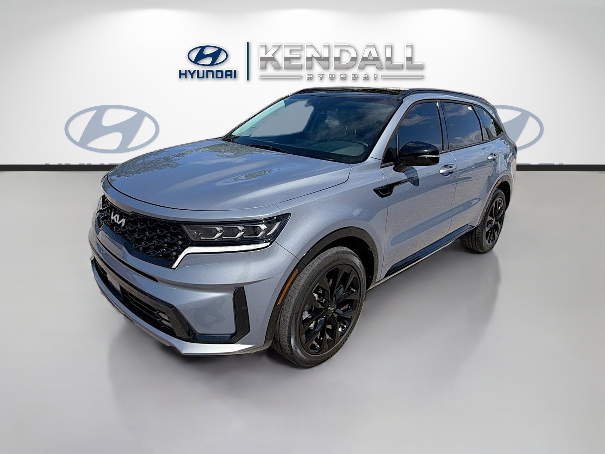 Used 2023 Everlasting Silver Kia SX image 3