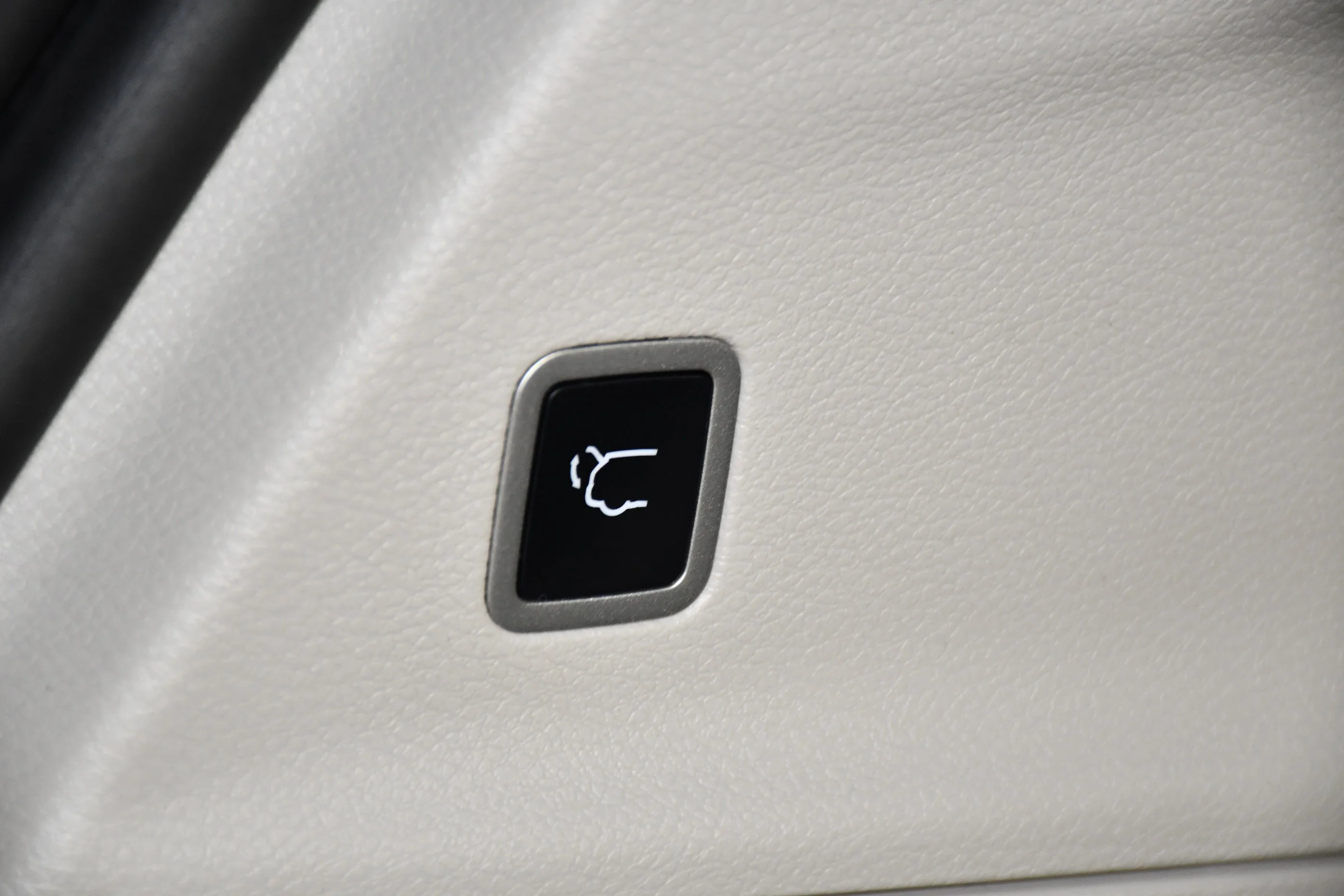 Used 2023 Silver Mist Clearcoat Chrysler Hybrid Touring L image 50