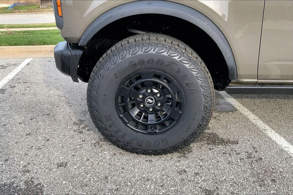 New 2026 Marsh Gray Ford Badlands image 12