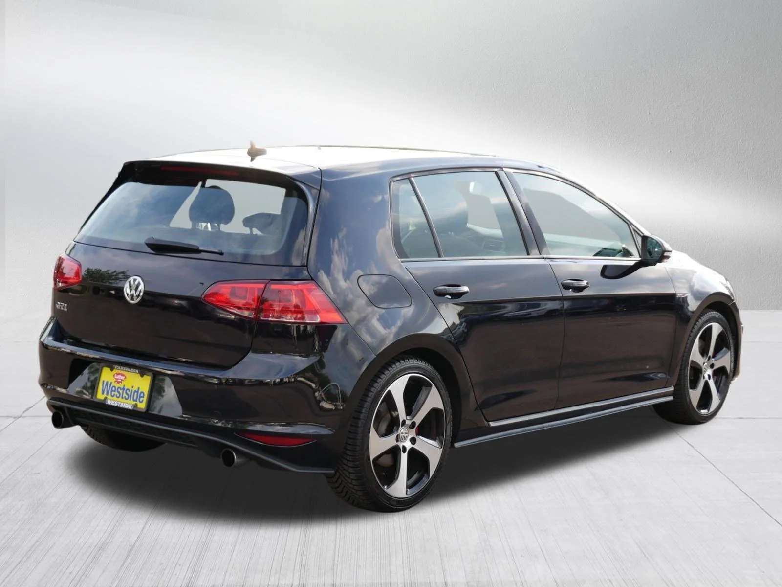 Used 2015 Deep Black Pearl Volkswagen S image 7