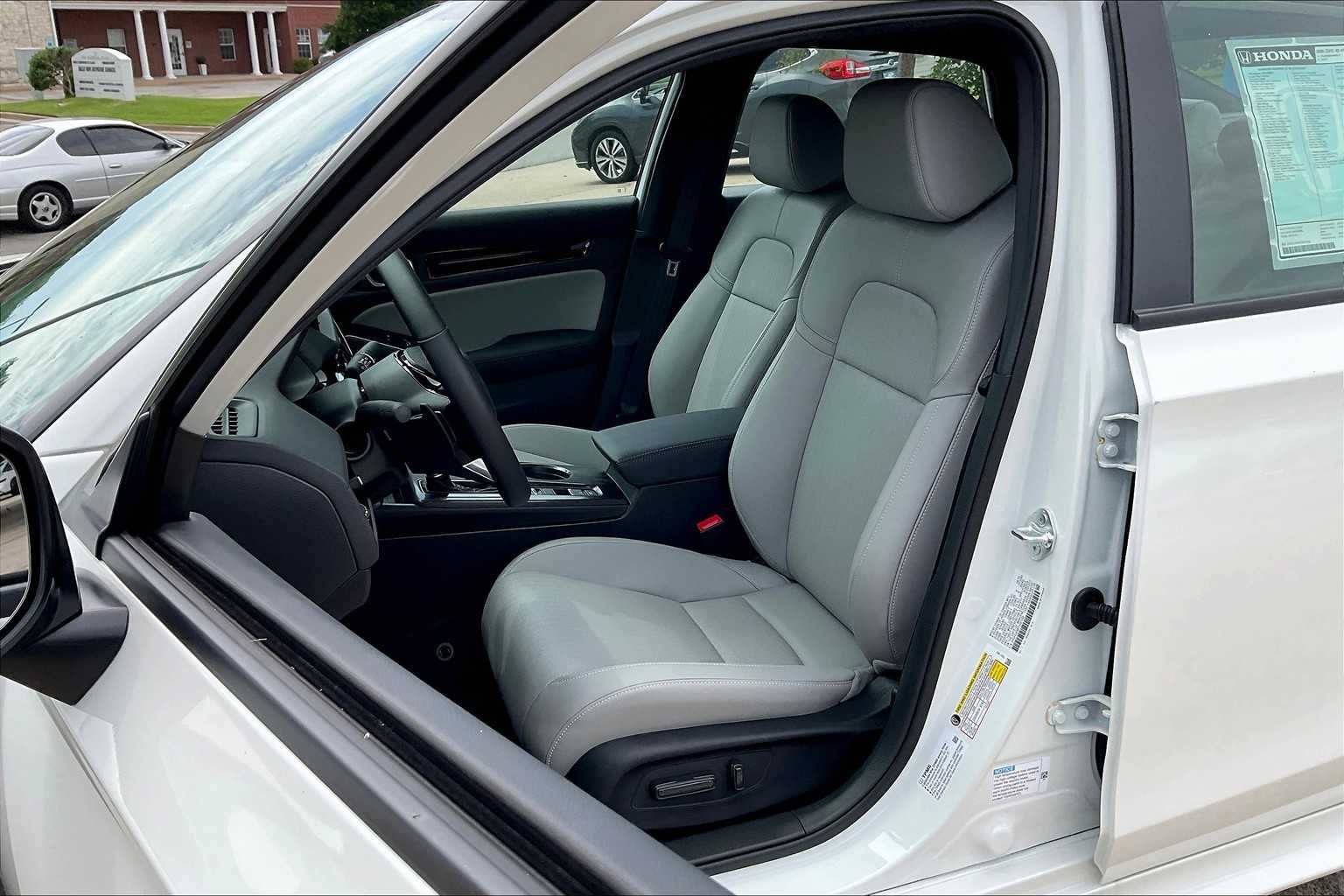 Used 2026 Platinum White Pearl Honda Sport Touring image 9