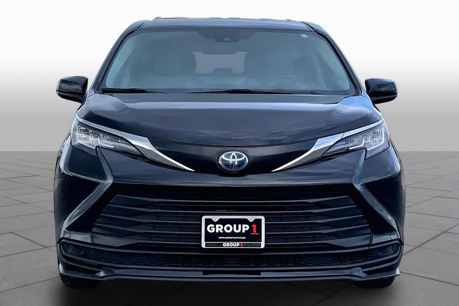 Used 2022 Midnight Black Metallic Toyota LE image 4