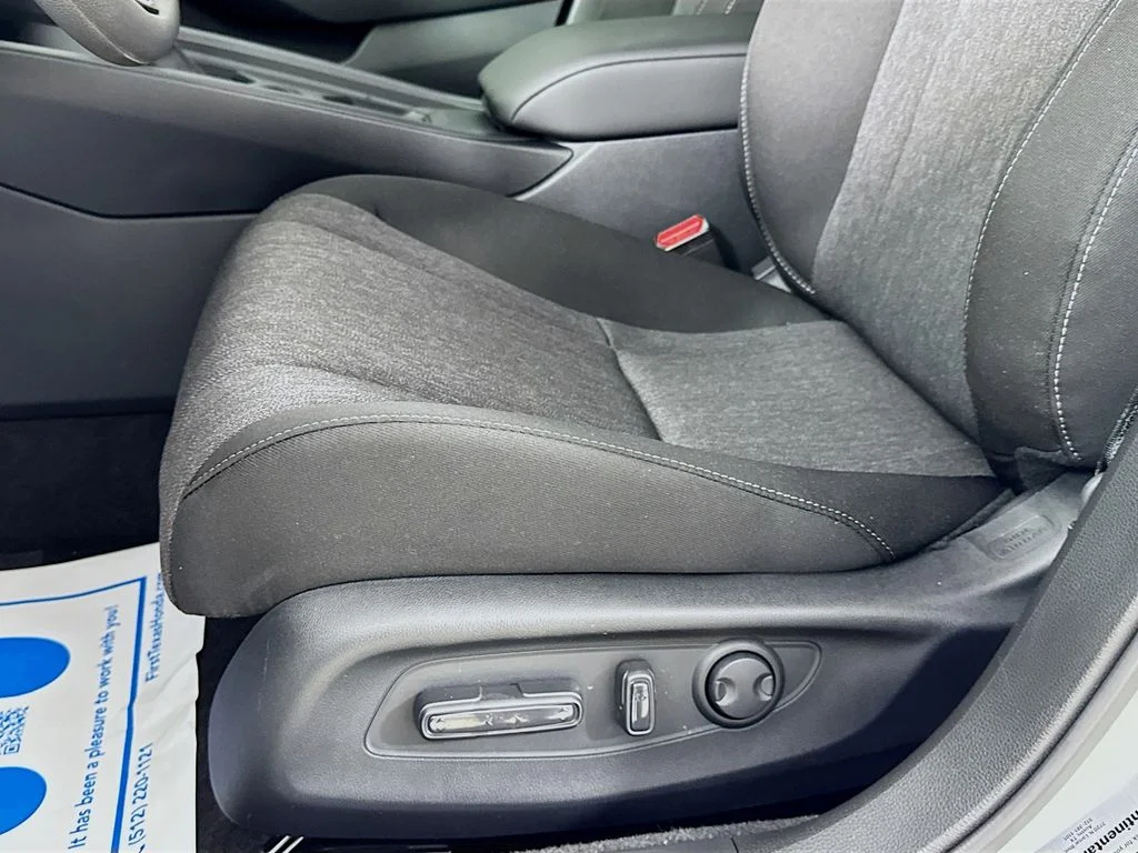 New 2026 Platinum White Pearl Honda SE image 28