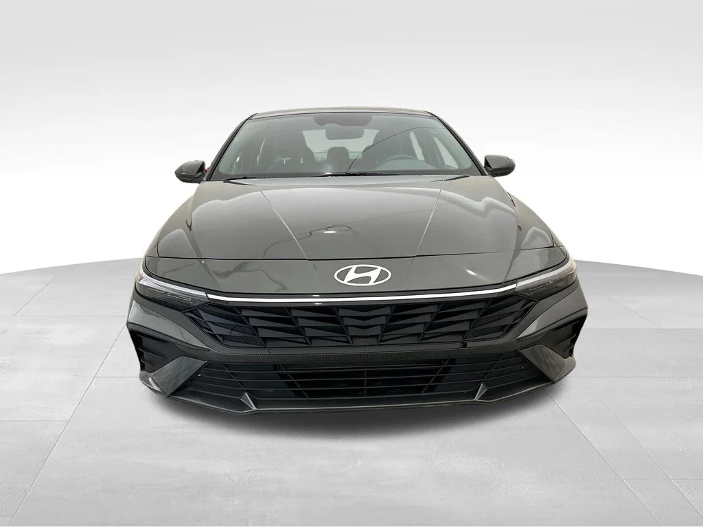 Used 2024 Gray Hyundai SEL image 9
