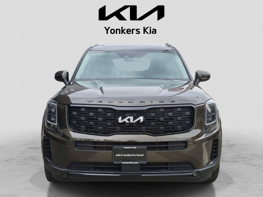 Certified Used 2022 Green Kia EX image 3