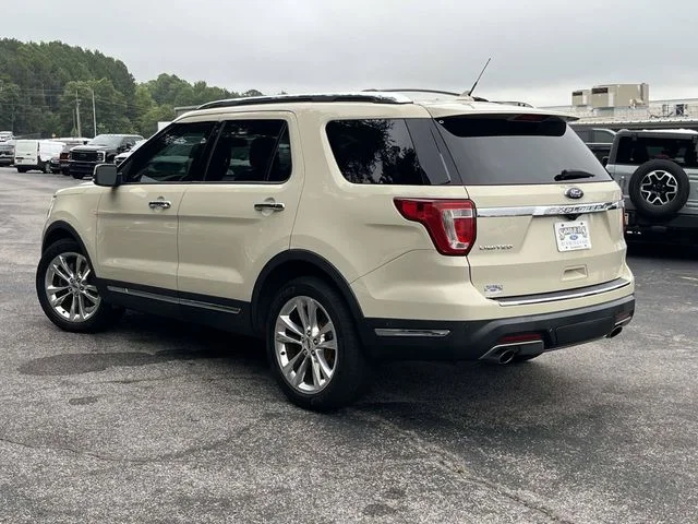 Used 2018 Platinum Dune Metallic Ford Limited image 6