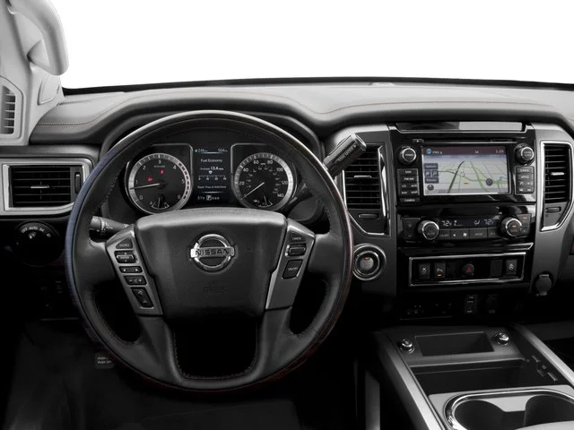 Used 2017  Nissan Platinum Reserve image 7