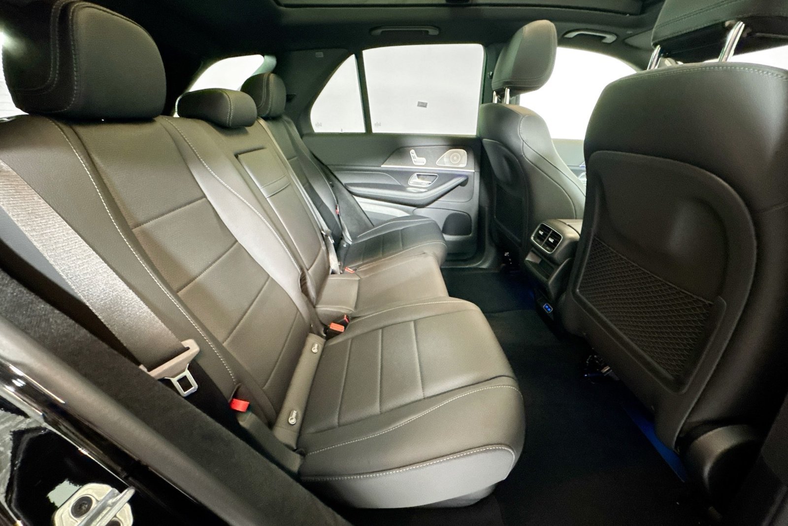 New 2026 Obsidian Black Metallic Mercedes-Benz GLE 350 image 25