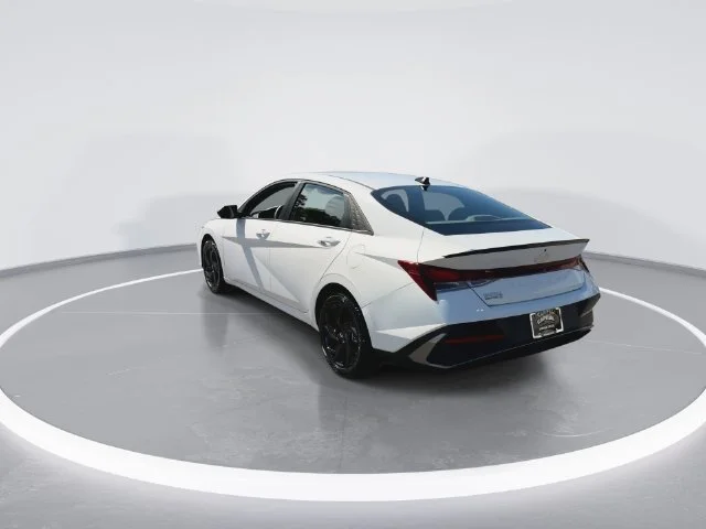 Used 2026 White Hyundai SEL Sport image 7