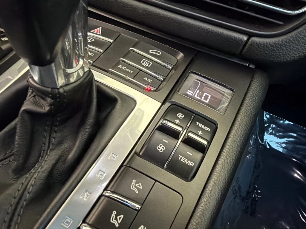 Used 2019 Black Porsche Base image 43