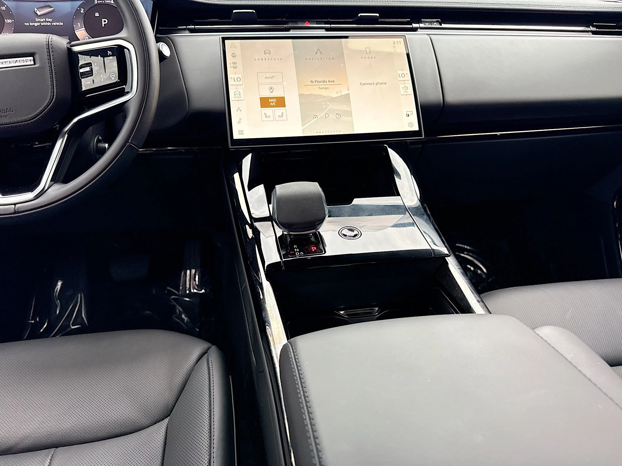 Used 2024 Santorini Black Metallic Land Rover SE image 19