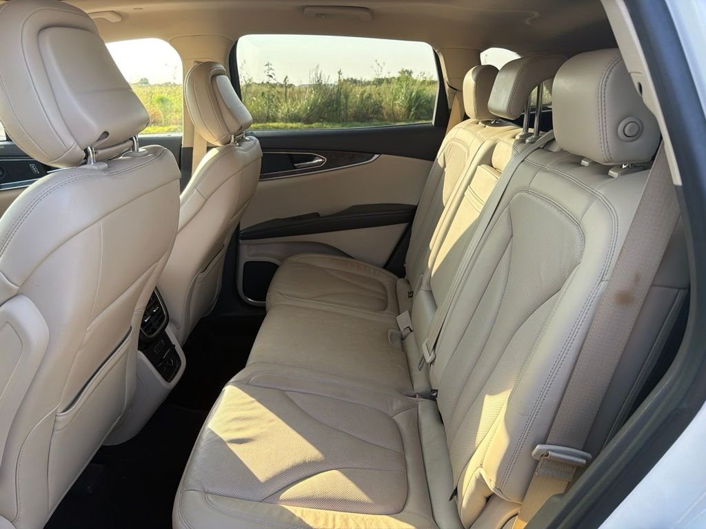 Used 2020 Pristine White Lincoln Reserve image 8