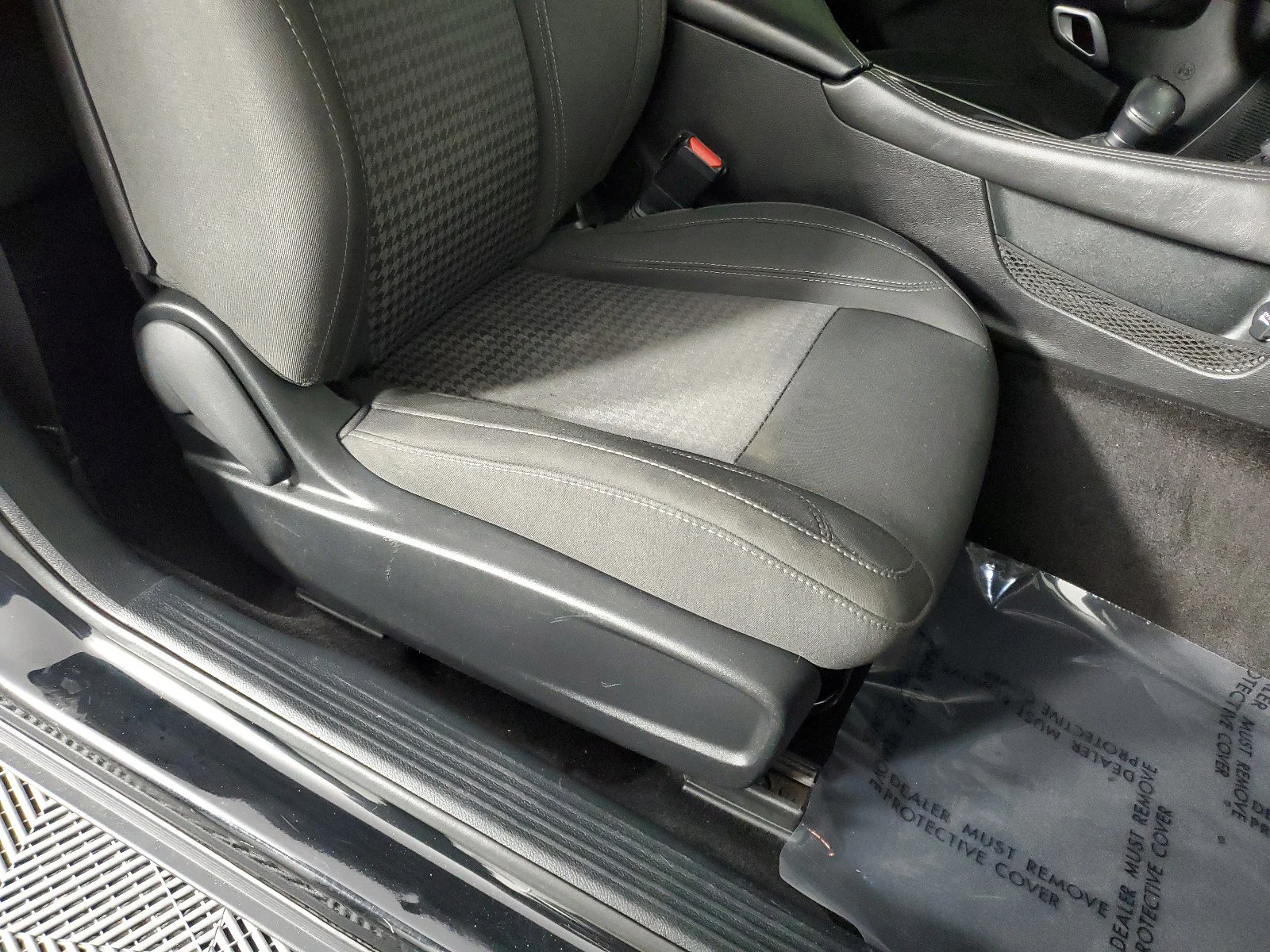Used 2018 Pitch Black Clearcoat Dodge SXT image 13