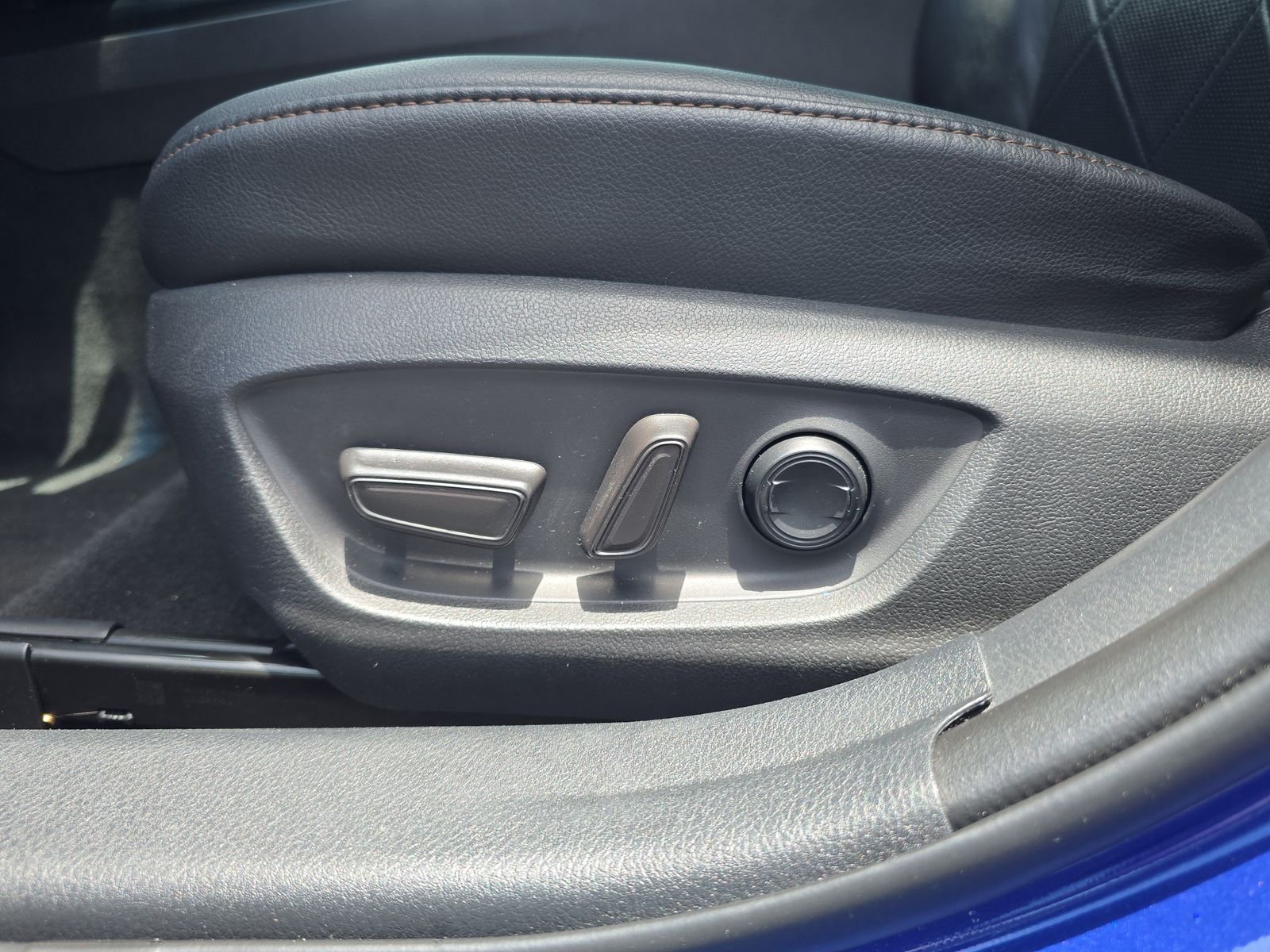 Used 2018 Blue Toyota XLE image 15