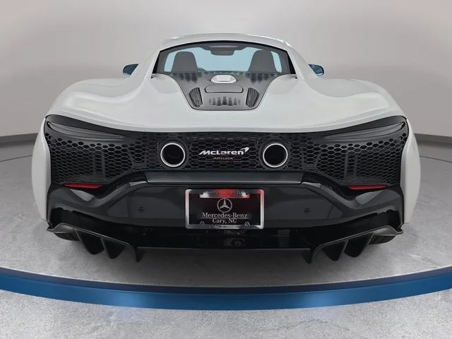 Used 2023  McLaren TechLux image 6