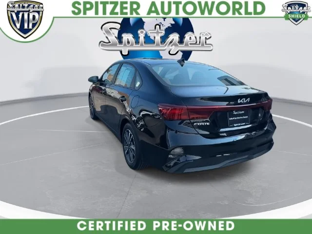 Used 2023 Black Kia LXS image 12