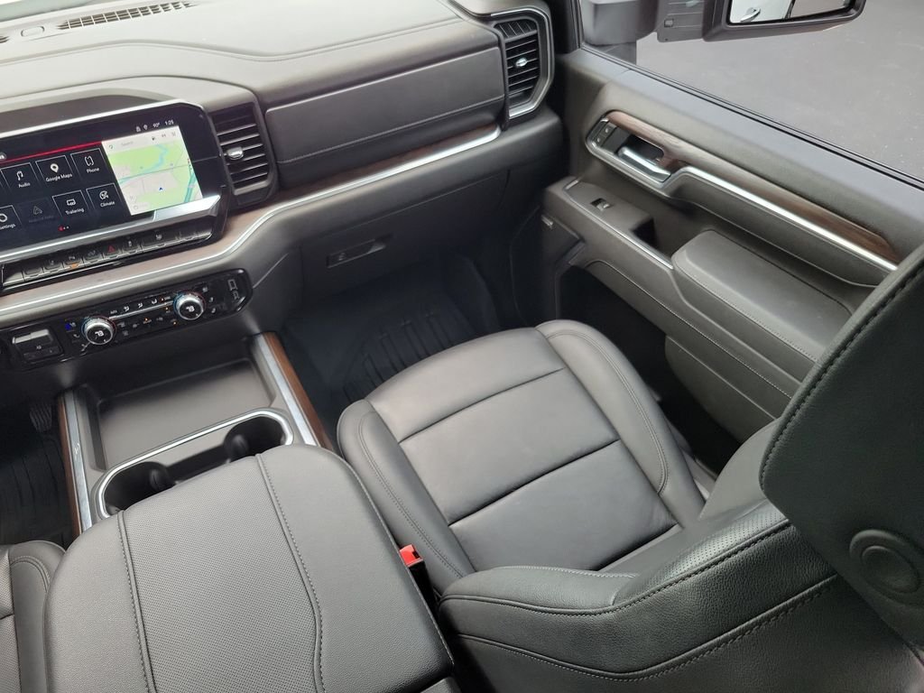 Used 2025 White GMC SLT image 15