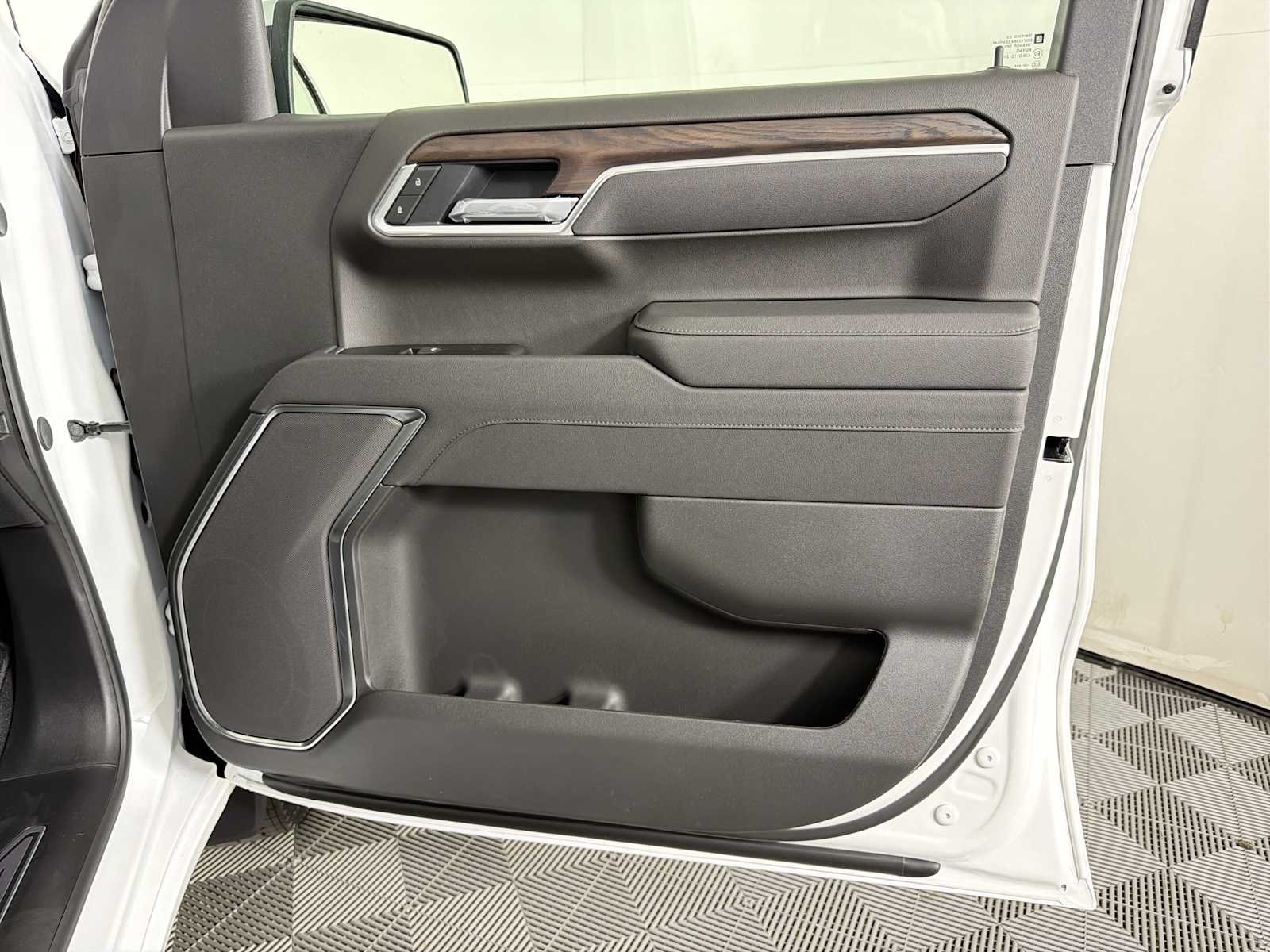 2026 GMC Sierra 1500 SLT - Photo 12
