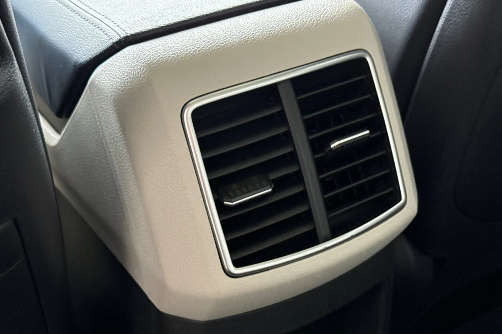 Used 2025 Black Kia EX image 13