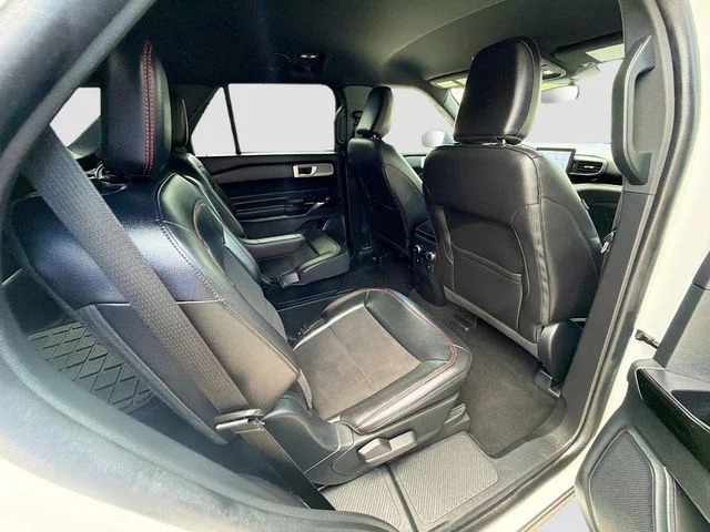 Used 2023 White Metallic Ford ST-Line image 28