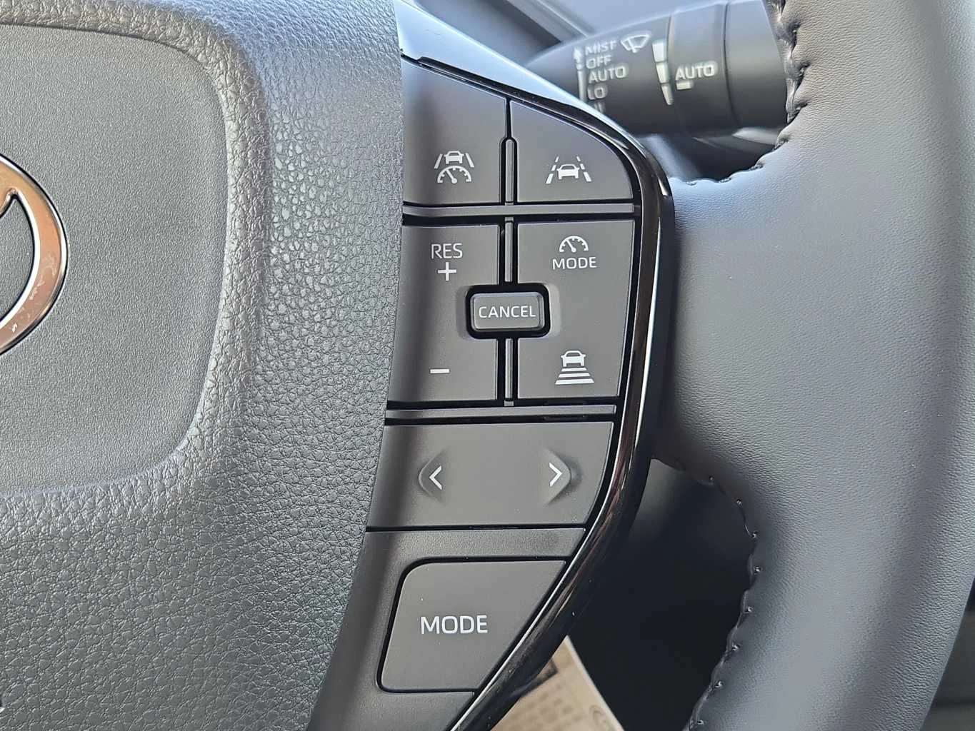 New 2027 Wind Chill Pearl Toyota XLE image 23