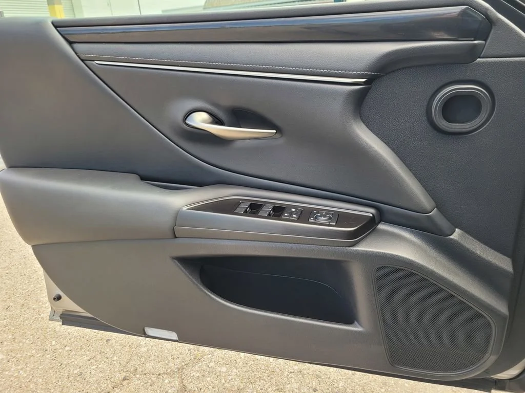 Used 2019  Lexus ES 350 image 39