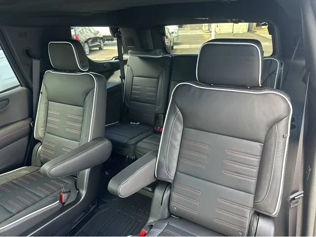 2026 GMC Yukon AT4 Ultimate - Photo 18