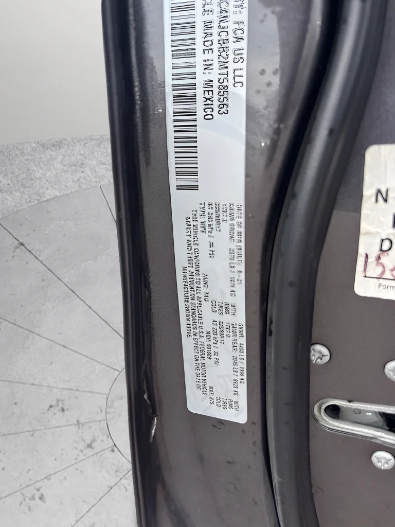 Used 2021 Crystal Metallic Jeep Latitude image 36